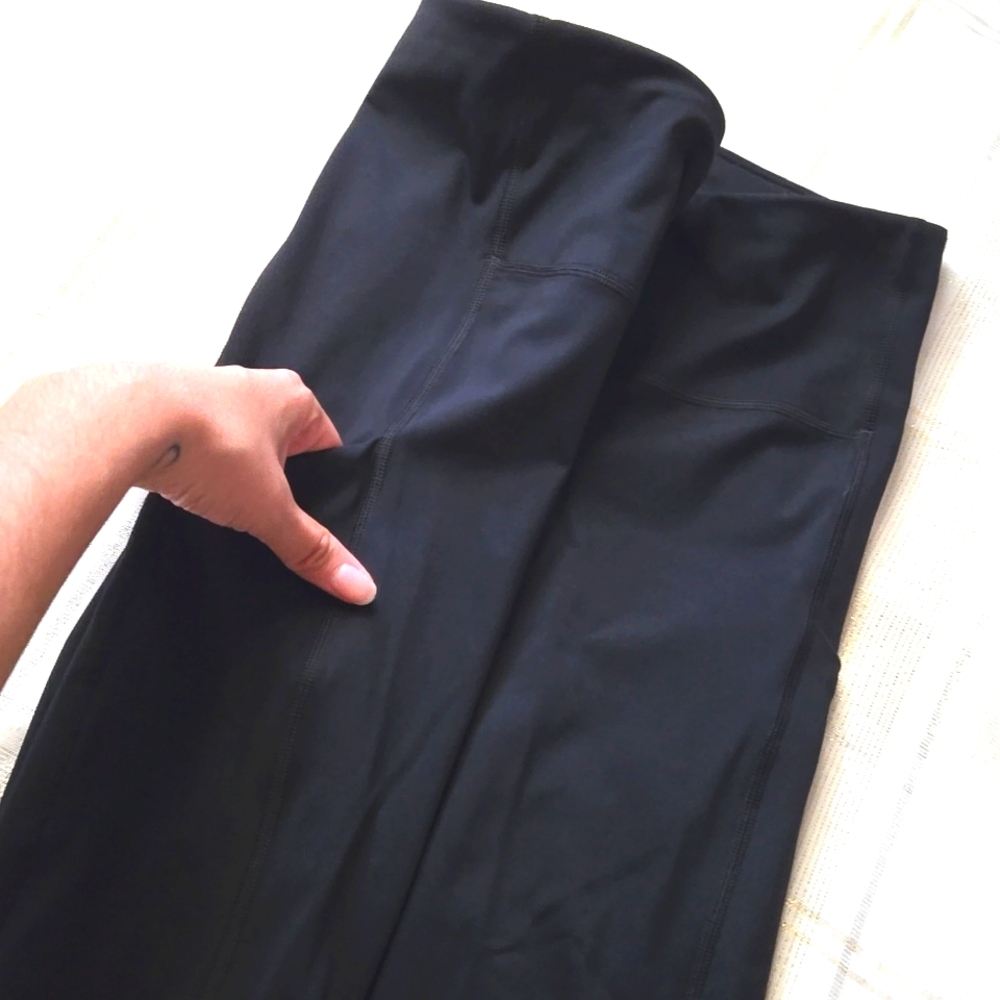 Athleta High Rise Chaturanga Capri Solid Black - Picture 6 of 13